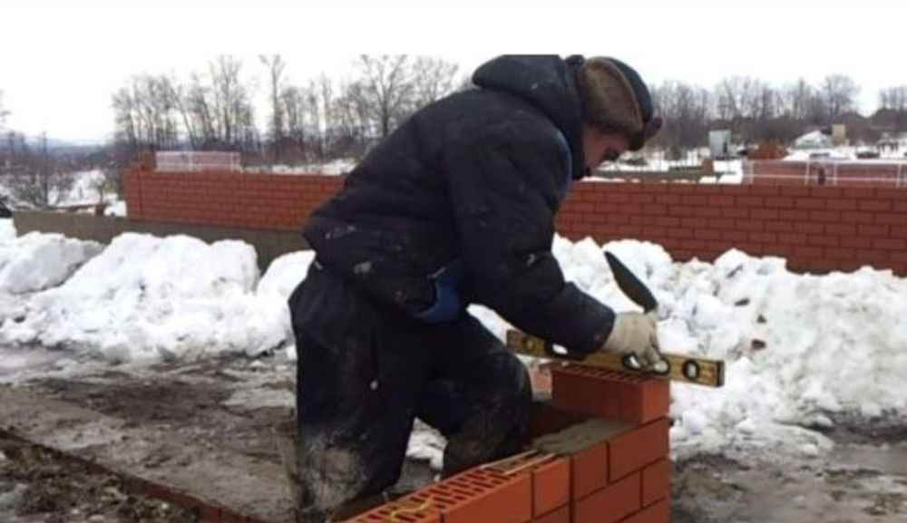 Бригада каменщиков ищут работу
