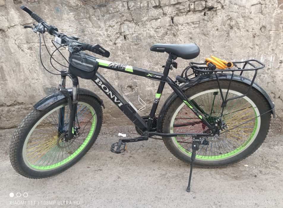 Bonvi velosiped sotiladi.