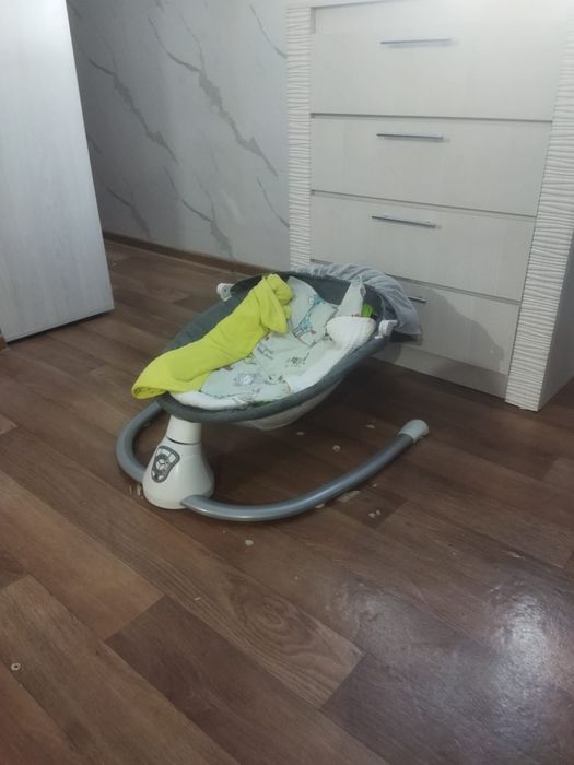 Продам ходунок и шезлонг