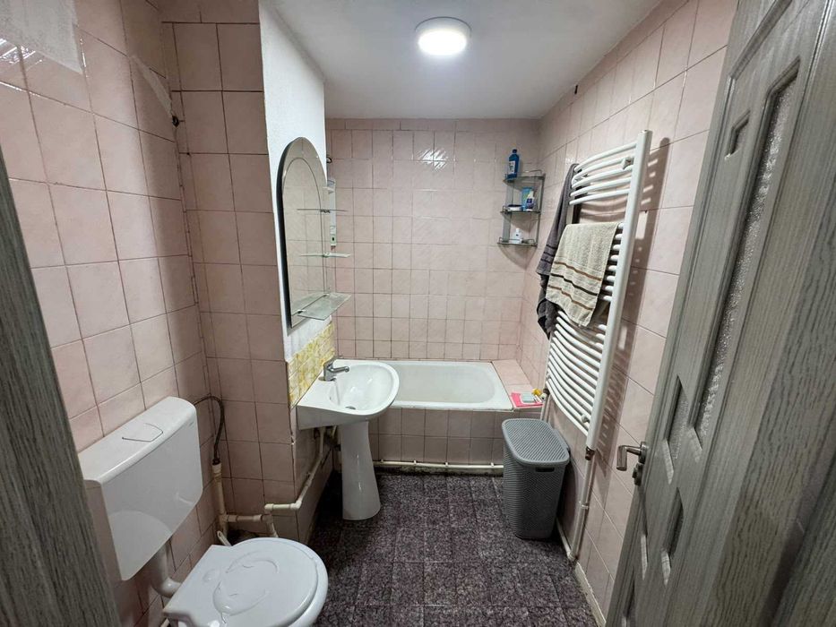 Apartament 3 camere decomandate parter – 70 mp utili | Cartier Jiu, Balș | Renovat si utilat |