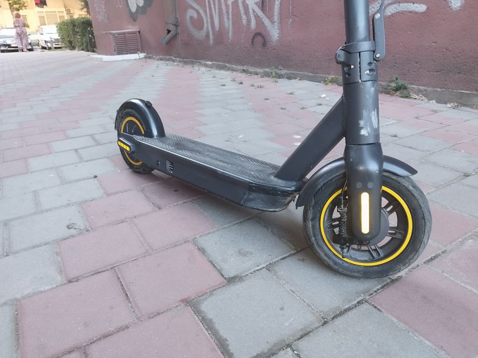 Trotineta electrica viteza max 35km/h roti 10"