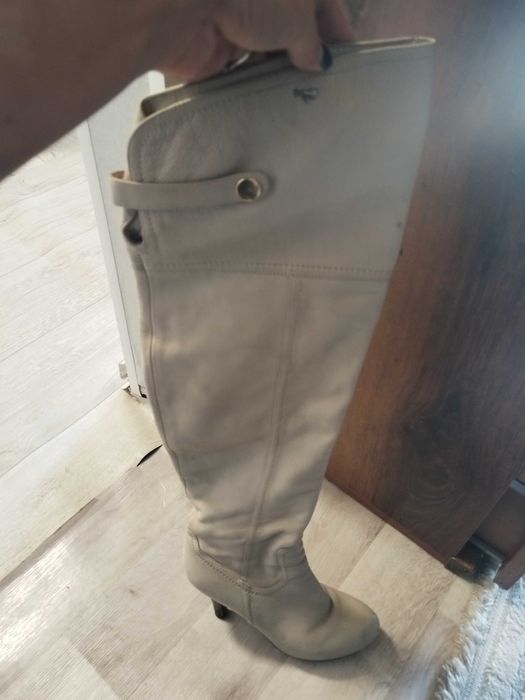 Продам кожаные сапоги