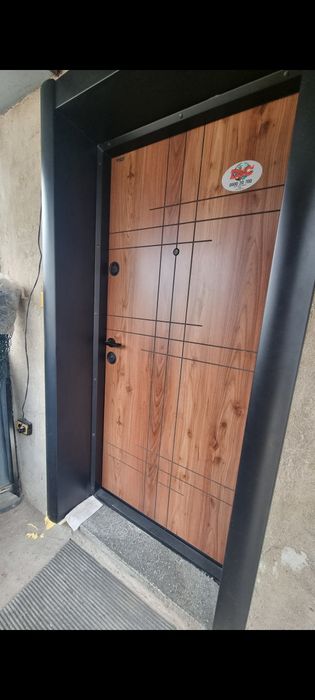 Продава се Етаж от къща в Перник, Байкушева махала - 140 кв.м за 379 €/кв.м - Снимка #2