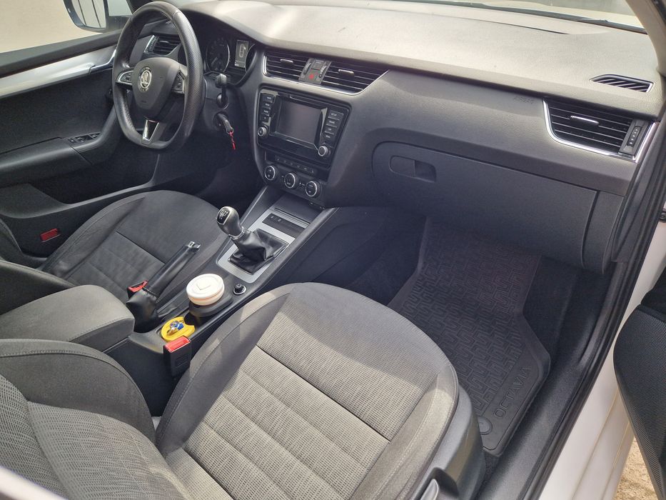 Octavia 3   1.6 TDI  105 CP 2015