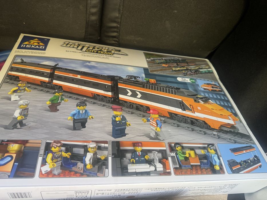 Lego пассажирский поезд 1287деталей