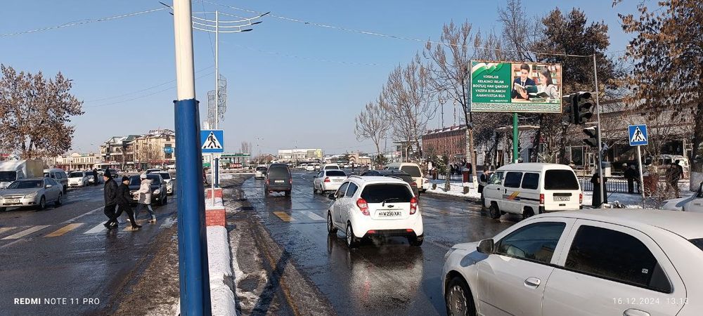 Andijonda bilbordlarda reklama