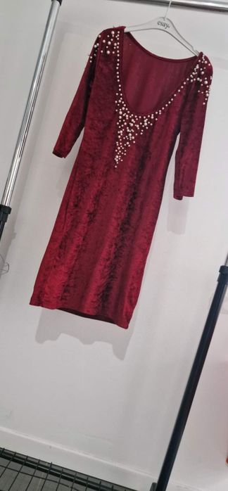 Rochie din catifea rosu cu accesorii