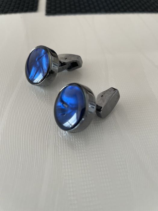 Butoni albastri pentru costum