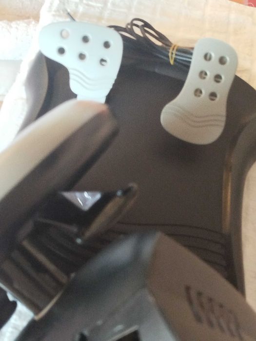 Sistem gaming Genius Speed Wheel 3, volan și pedale