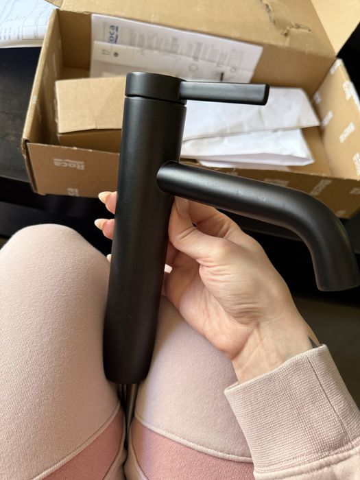 Чисто нов смесител Roca / черен мат