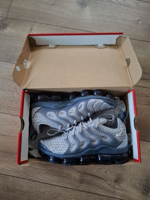 Nike Air Vapormax Plus wolf grey