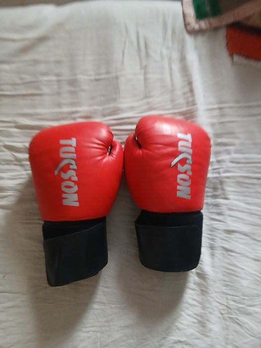 Боксови ръкавици