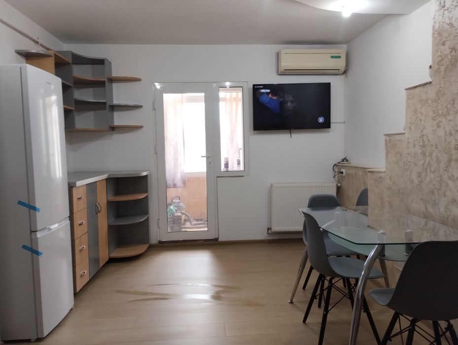 Închiriez apartament 3 camere
