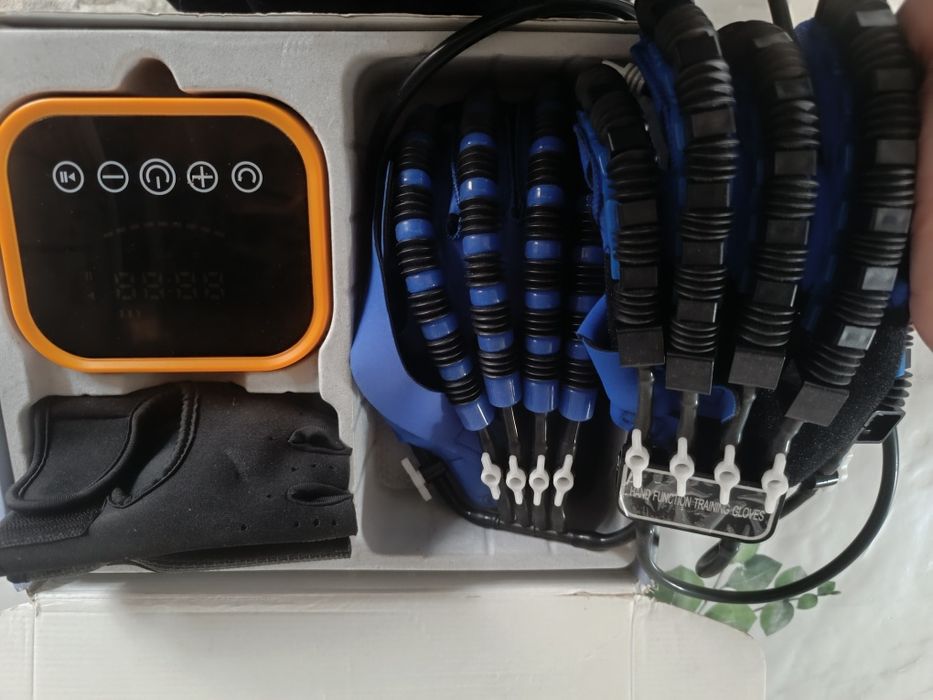 Реабилитационная перчатка