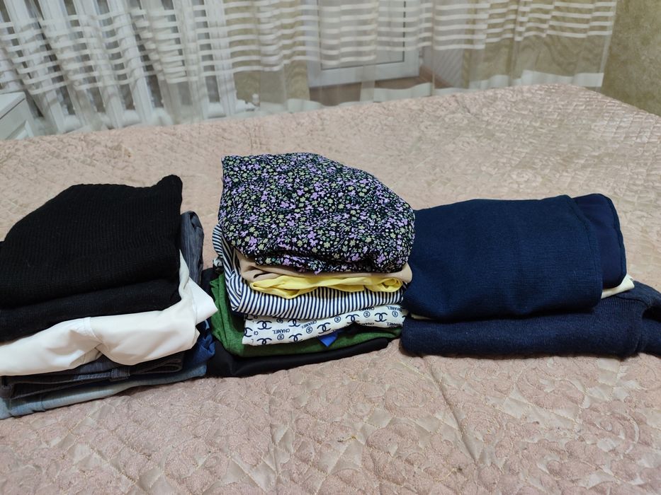 Отдам бесплатно обувь и одежду