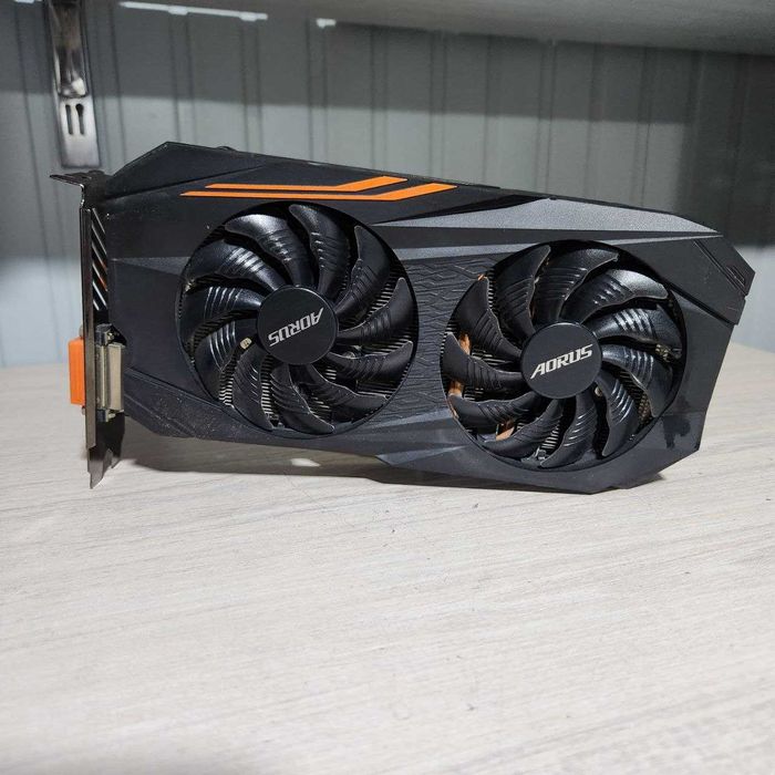 Продаётся видеокарта AORUS RX 580