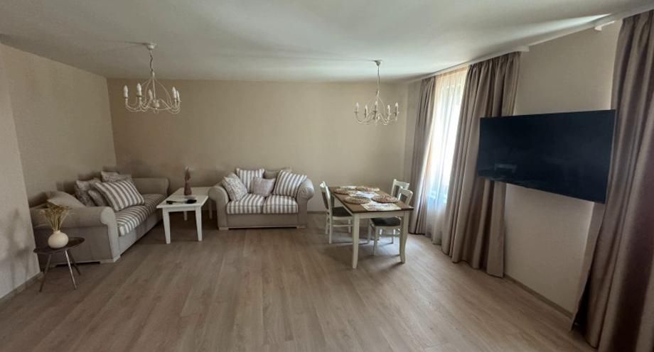 Дава се под наем Двустаен апартамент в Пловдив, Център - 74 кв.м за 700 € - Снимка #1