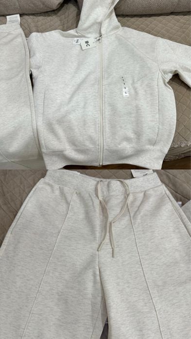 Продам костюм Юникло