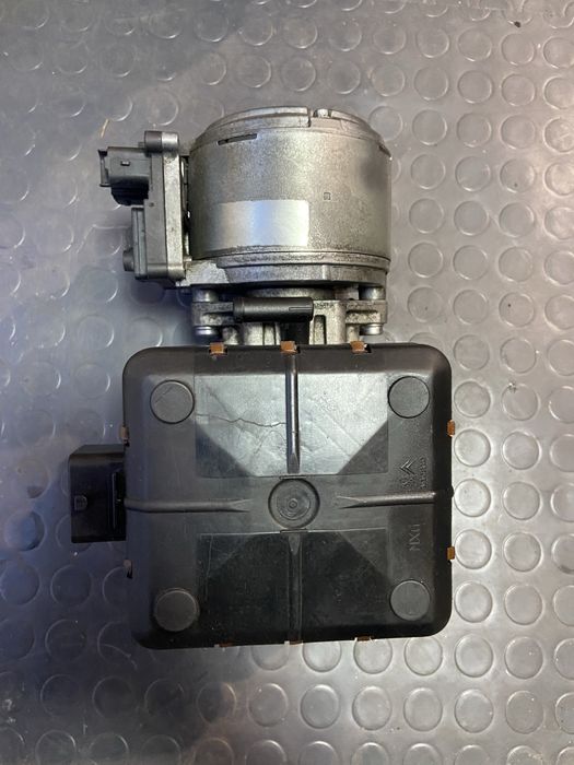 Рециклирана хидравлична помпа на сферично окачване за Citroen C5 (2004-2017г.) и Ситроен C6 с 1 година гаранция