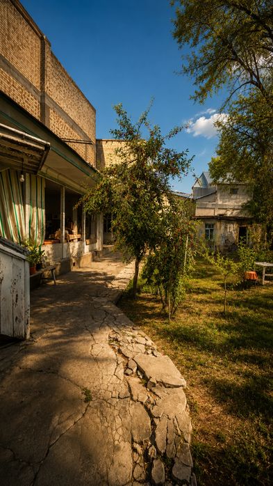 Участок. Яккасарай, под детский сад,  школу, 5.7 соток