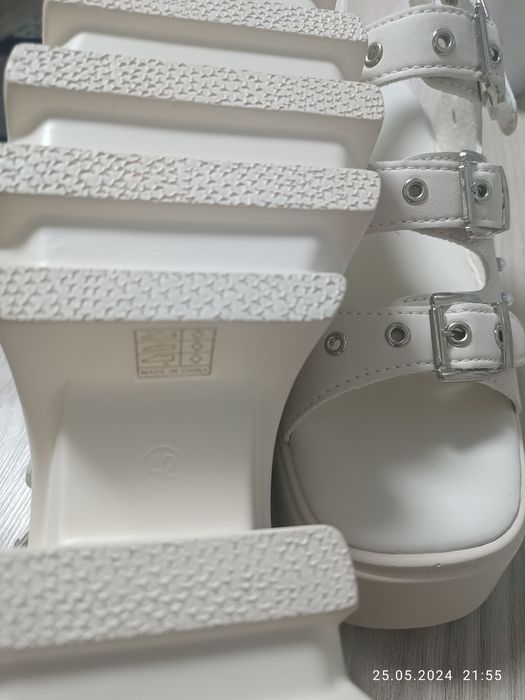 Босоножки на платфоме