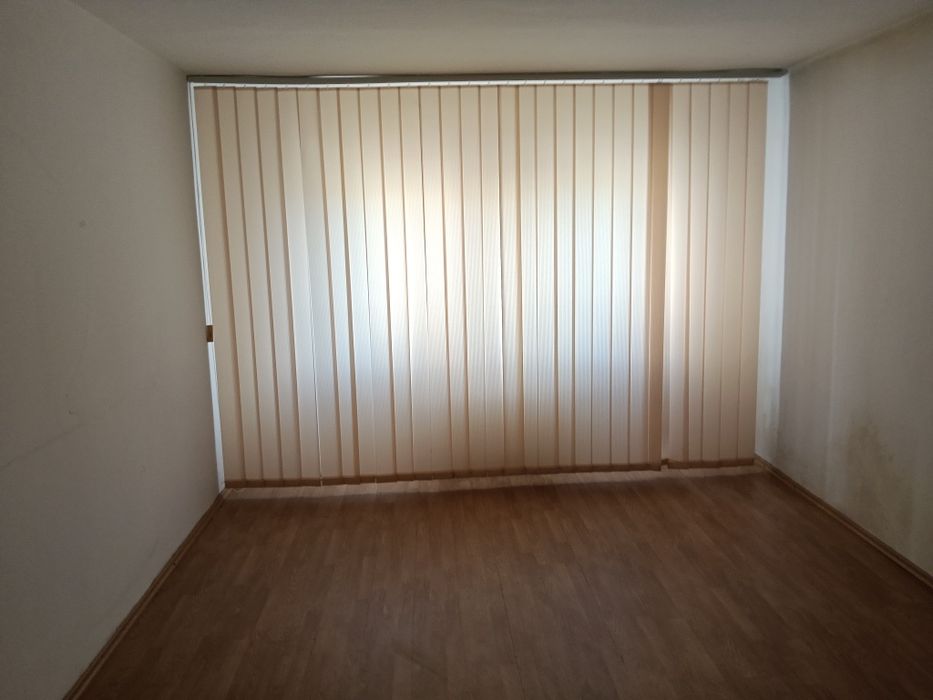 De vânzare apartament 4 camere soveja etaj 2 din 4 gaze la ușă 145.000€
