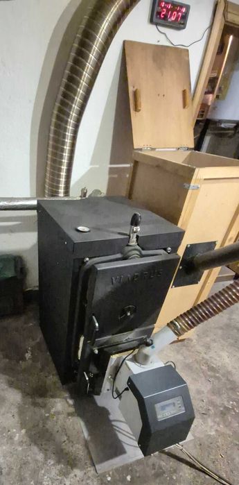 Комбиниран котел на твърдо гориво и пелети viadrus 22 basic bisolid gp