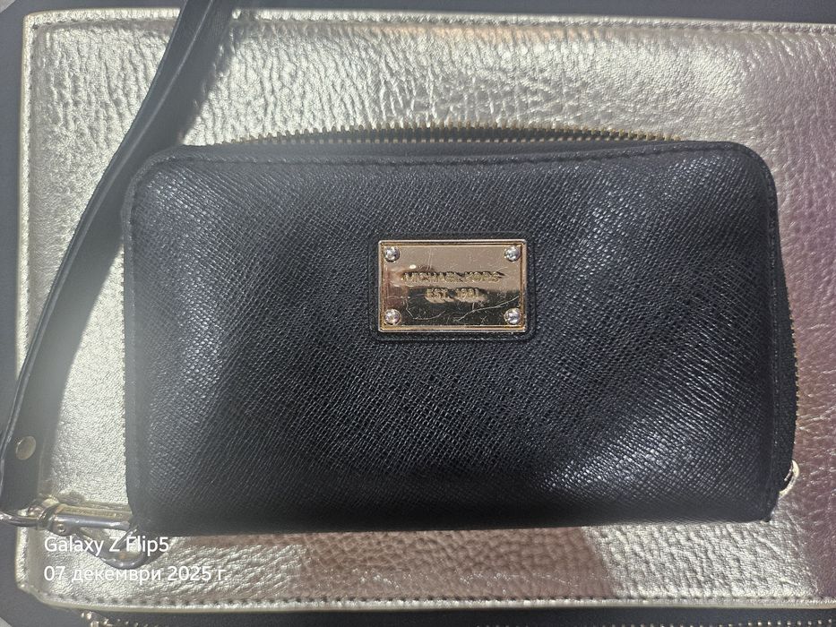 Портфейли Michael Kors