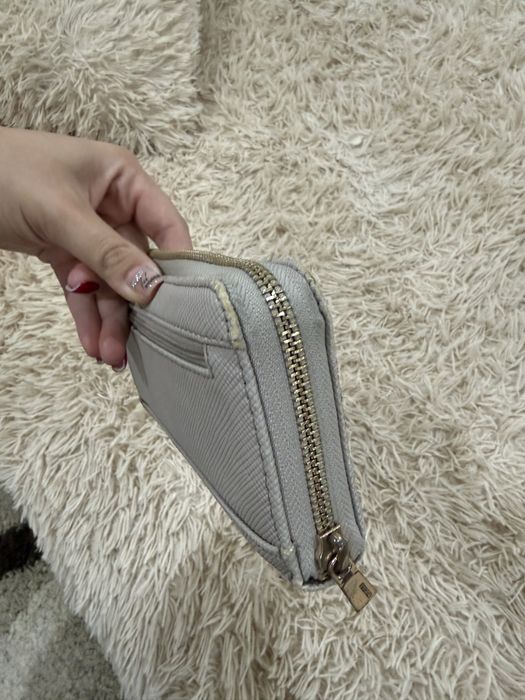Дамски портфейл на Guess