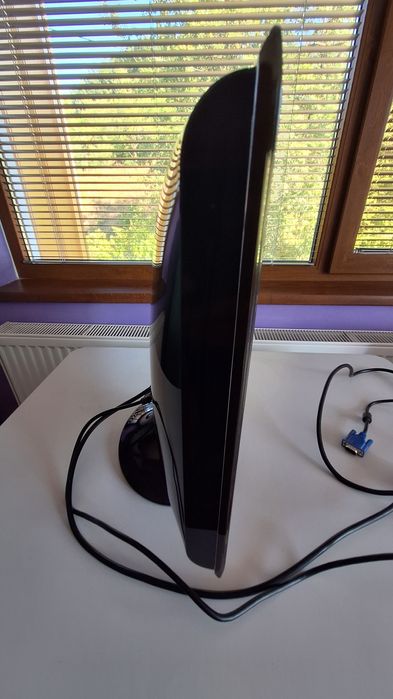 Продавам монитор Samsung