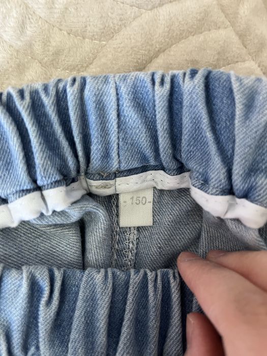 Продай джинсы на девочку на 11-12 лет