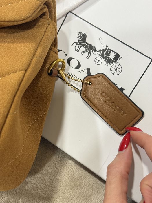 Coach велурена чанта