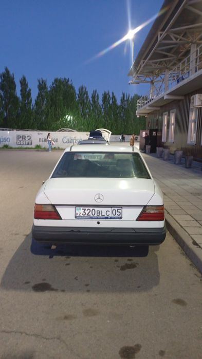 Продам машину Мерседес 124