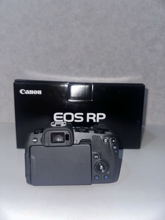 Продаю камеру Canon RP