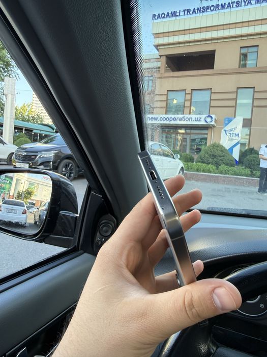 iPhone 15 Pro  256Gb  79% Yomkost
