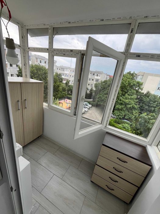Închiriez garsonieră COMPLET renovată, prima închiriere