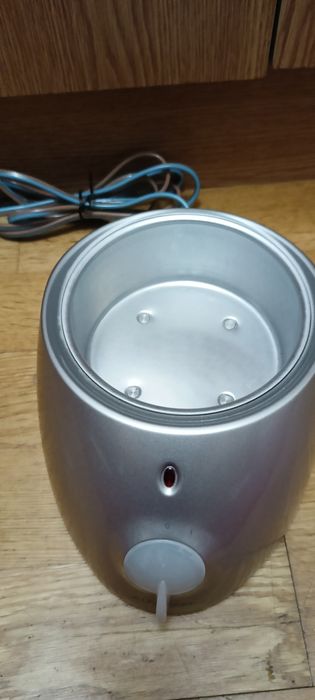 Vând încălzitor pt ceară