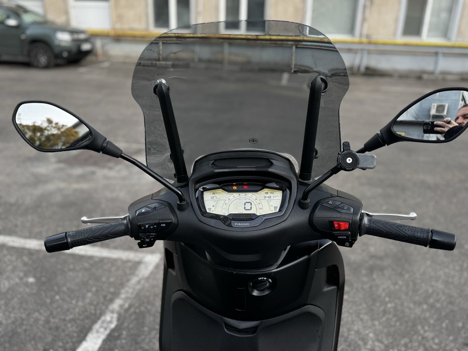 Piaggio Beverly 300 Deep Black + Accesorii