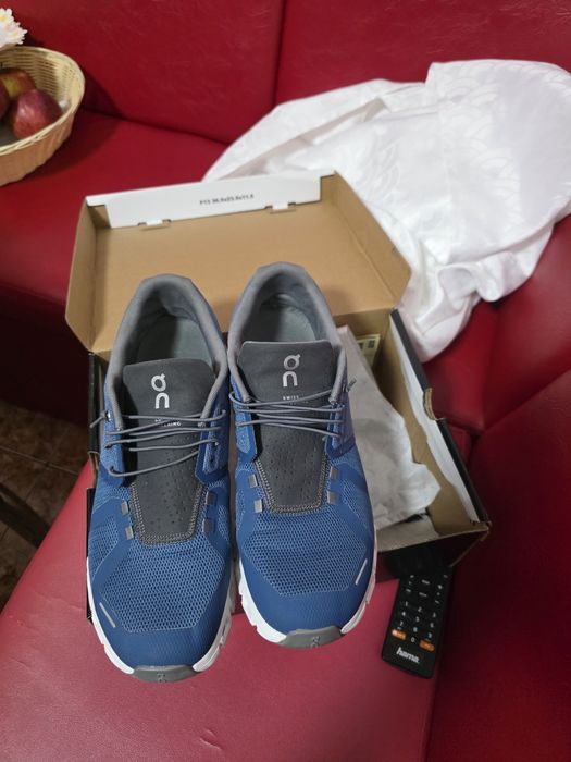 Adidasi ON running cloud 6