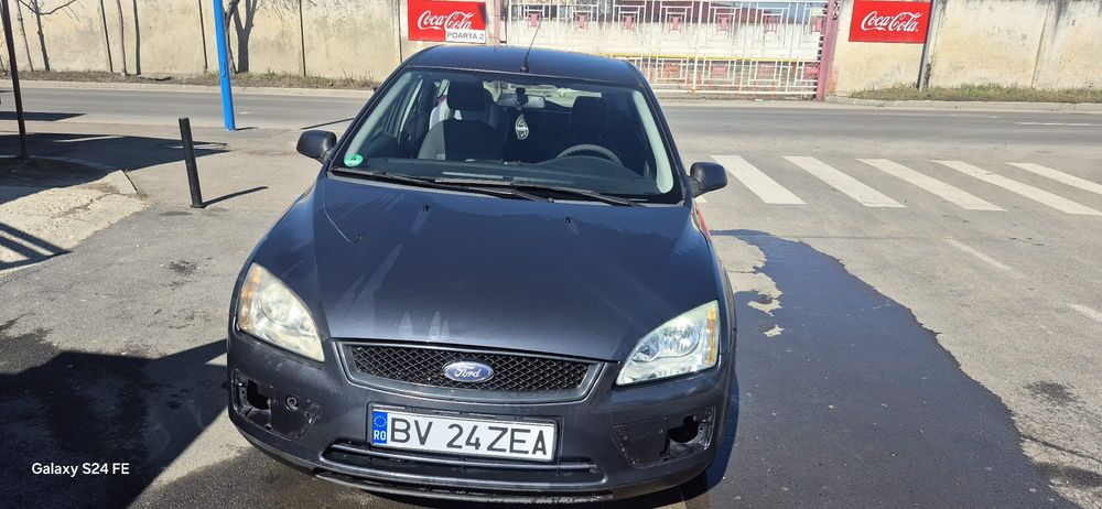 Vând mașina Ford focus