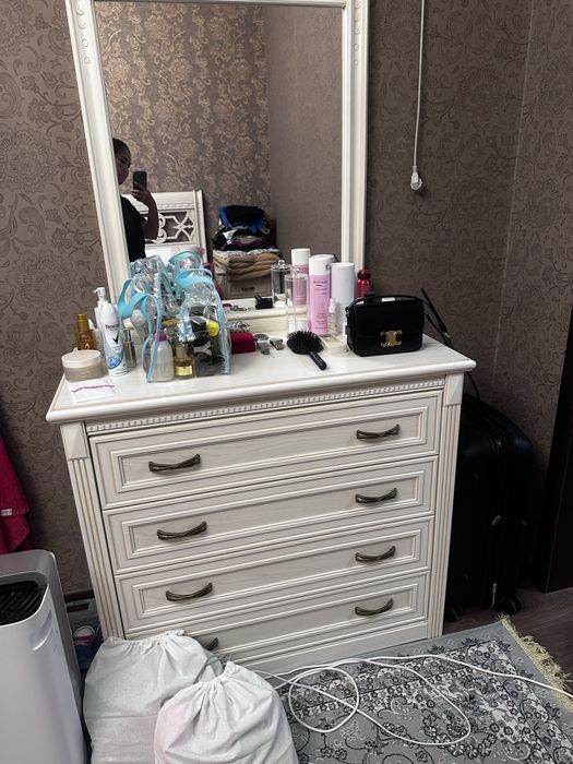 Продам спальный гарнитур