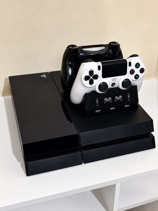 PS4 500GB прошитый сатылады.