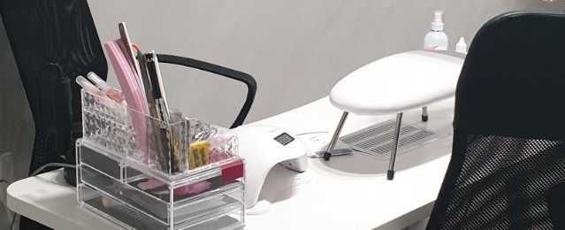 Поставка за ръце за маникюр - бяла