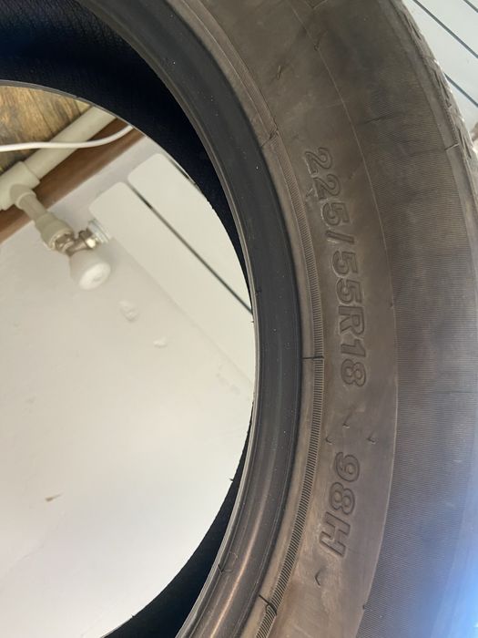 Продам 2 штуки резину