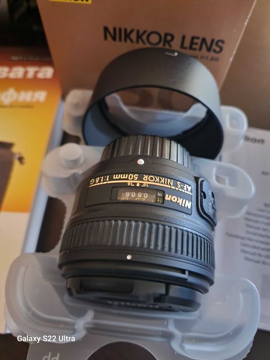 Като нов! Комплект Nikon D3300 на само 1821 кадъра + 2 обектива, статив, чанта и аксесоари.
