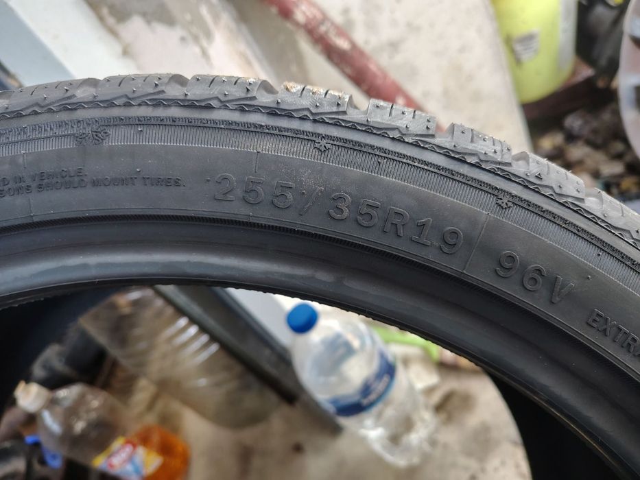 255/35 R19 Ling Long sport winter