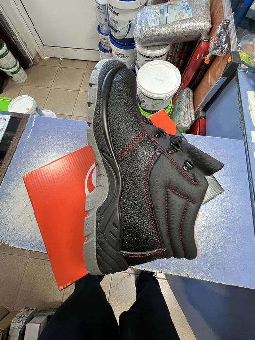 Работни обувки кожени с вълна . Зимни боти всички номера