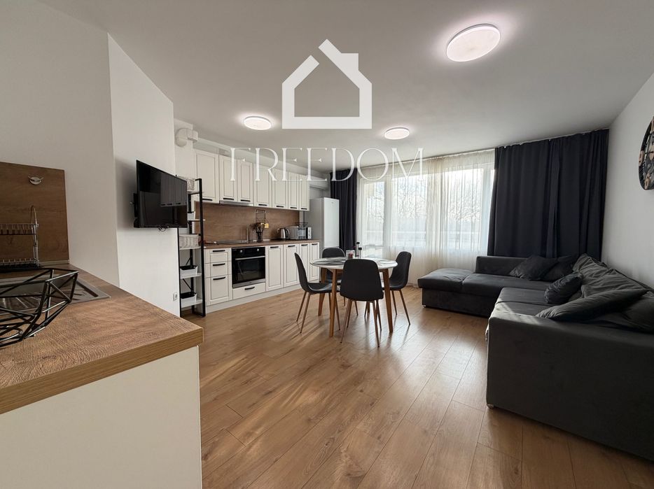 Тристаен апартамент в кв. Колхозен пазар, ул.Христо Ботев, 230 000 евр