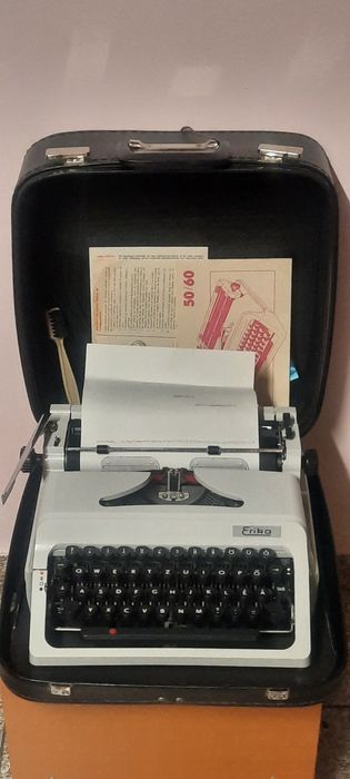 Mașină de scris Erika impecabilă