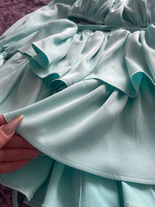 Свежа тюркоазена рокля AMIA